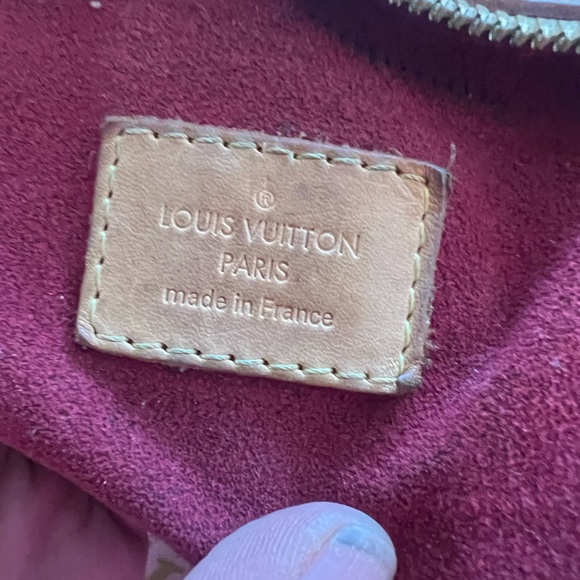 SOLD Vintage Louis Vuitton Courtney - Picture 3 of 8